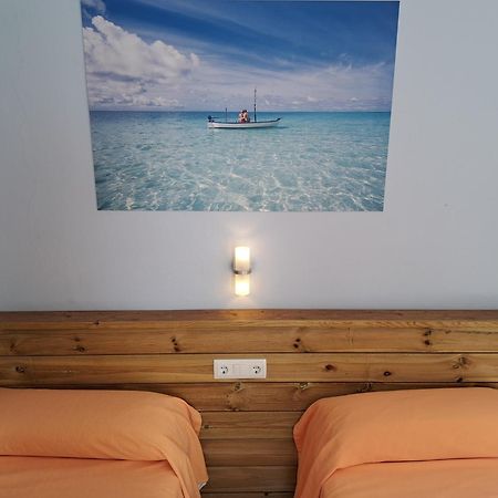 Hostal Playa Сантаний Екстериор снимка