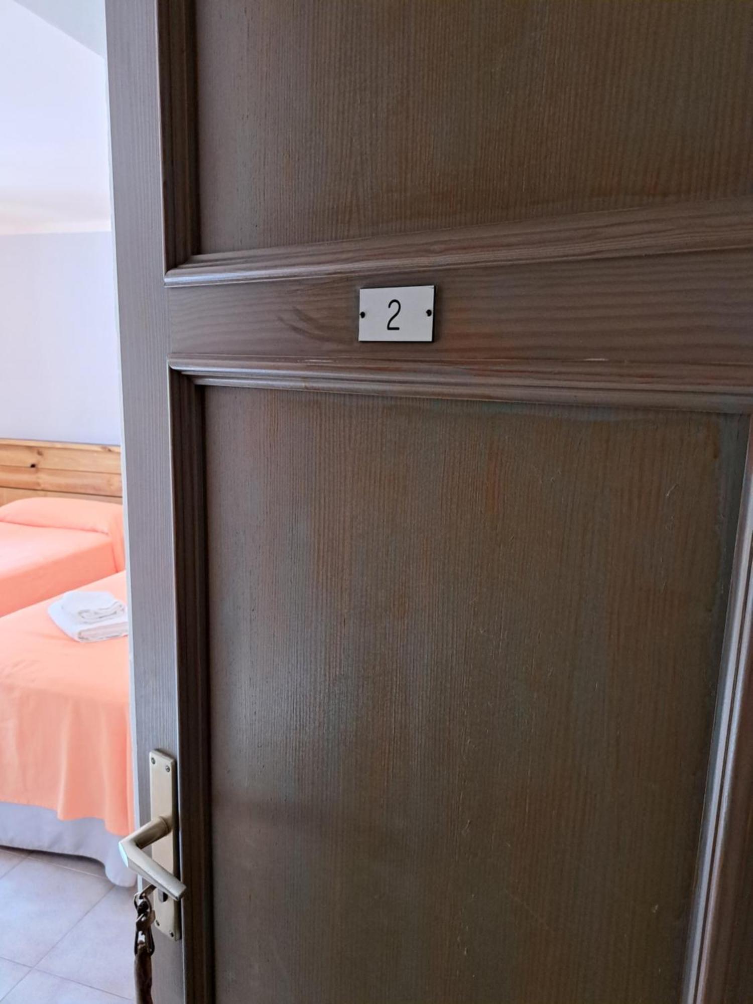 Hostal Playa Сантаний Екстериор снимка